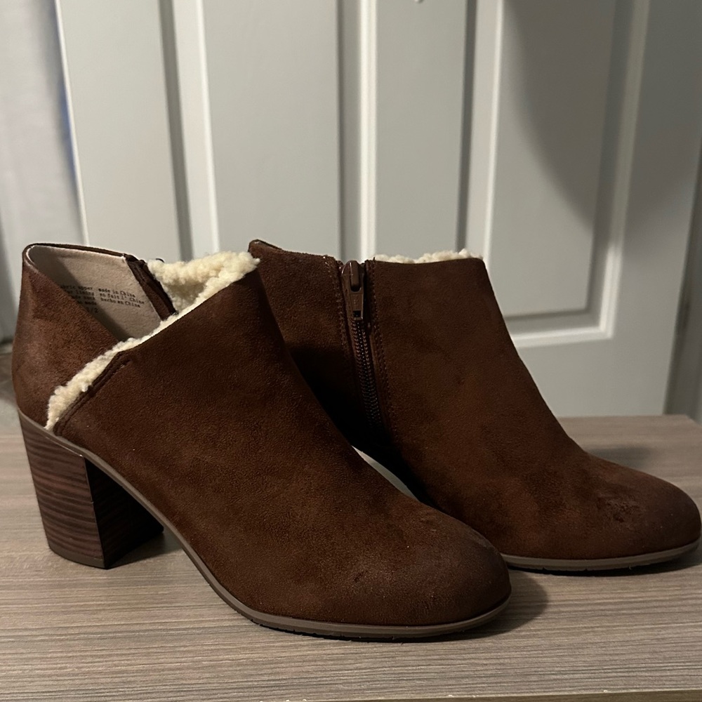 BC Faux Fur Lined Boots NWOT